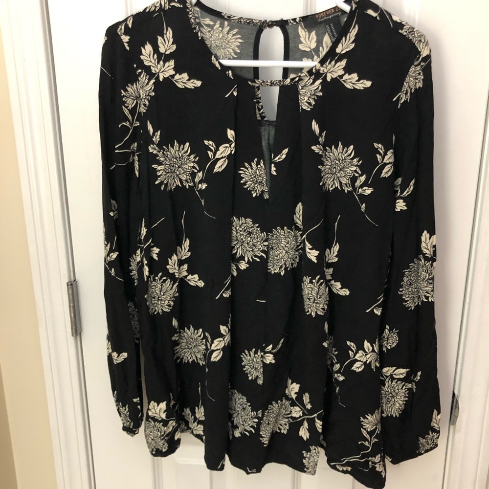 Forever 21 Long sleeve floral top